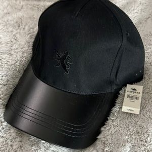 Black baseball cap